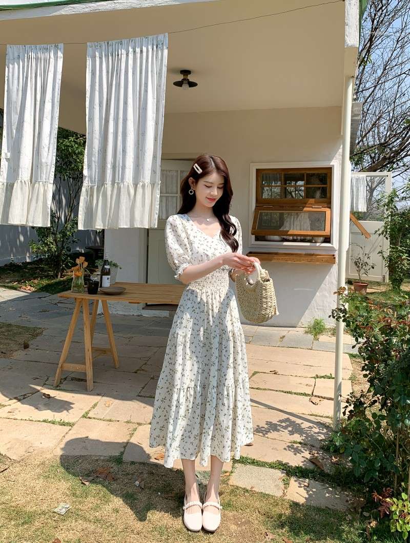 キレイめファッション  小花柄フレアマキシワンピース